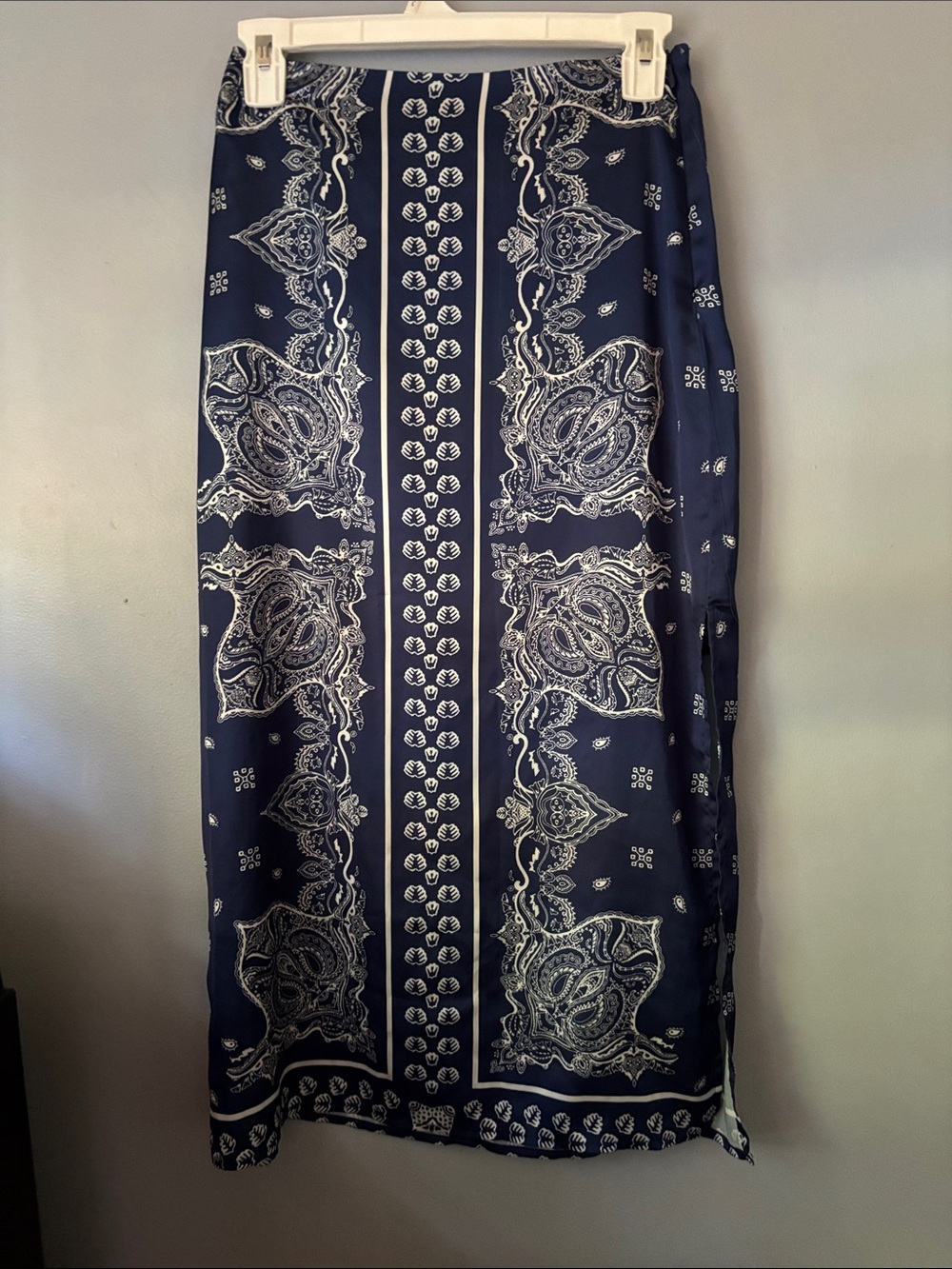 Lulu's Navy and White Paisley Maxi Skirt